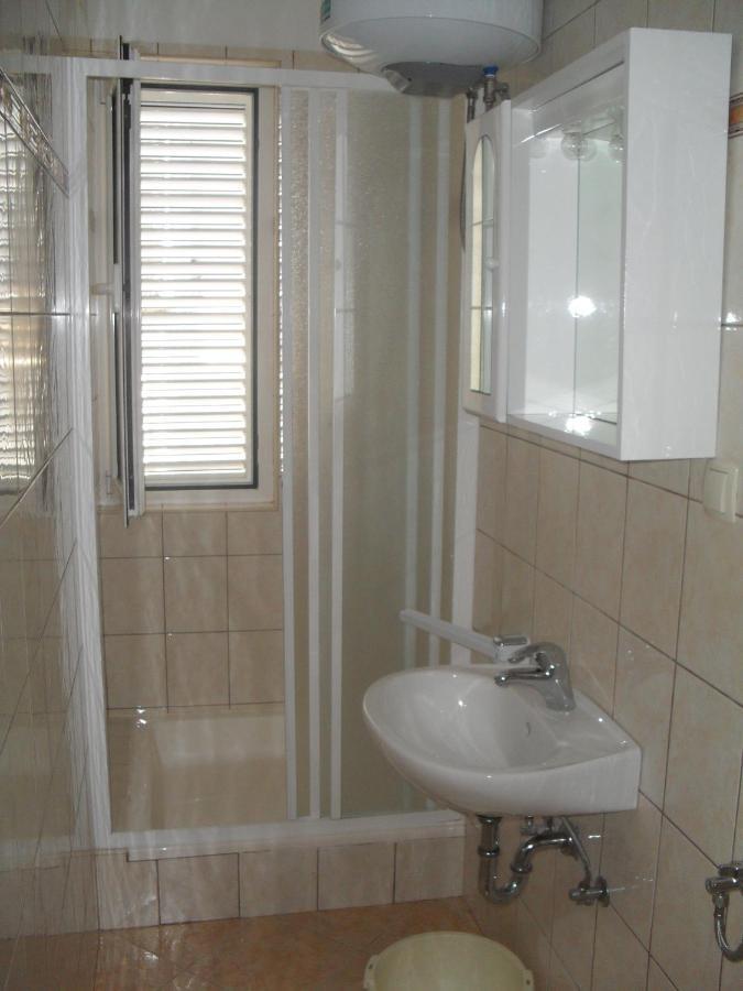 Anka Bunic Bed & Breakfast Rab Town Ngoại thất bức ảnh
