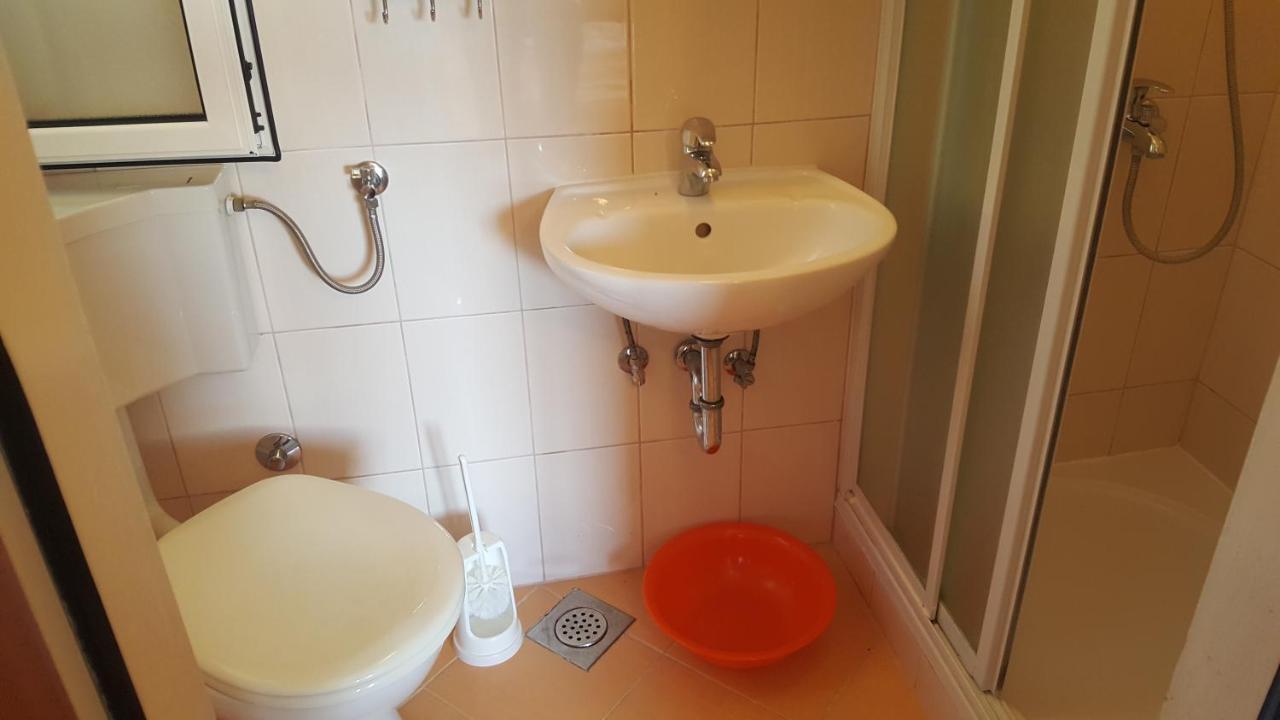 Anka Bunic Bed & Breakfast Rab Town Ngoại thất bức ảnh